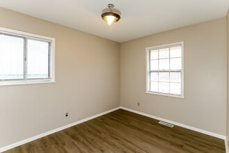 406 Caraway Pl in Lansing, KS - Building Photo - Building Photo