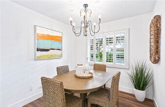 12 Corniche Dr, Unit Unit A in Dana Point, CA - Foto de edificio - Building Photo