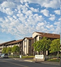 Kahului Town Terrace in Kahului, HI - Foto de edificio - Building Photo