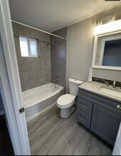 15202 Grant Ave SW-Unit -2 in Tacoma, WA - Building Photo - Building Photo