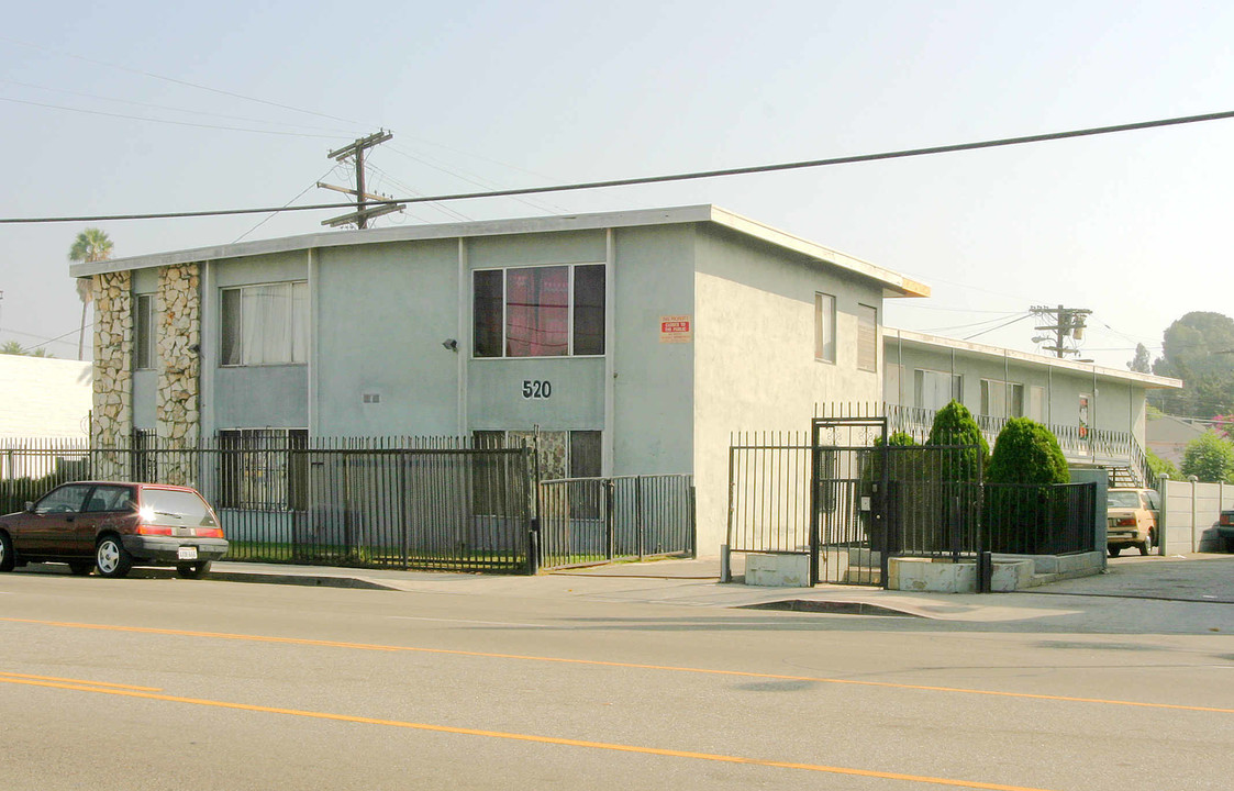 520-536 W 120th St in Los Angeles, CA - Building Photo