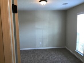 163 Yucca Ct in Greenwood, SC - Building Photo - Building Photo