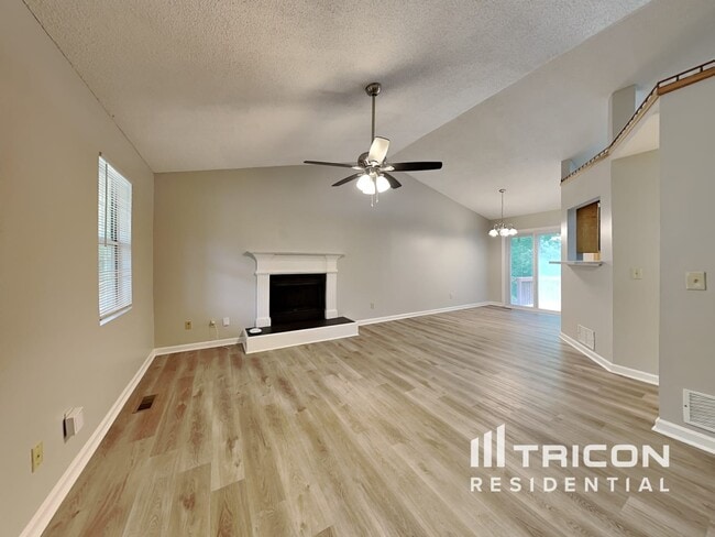 327 Remington Ln in Acworth, GA - Building Photo - Building Photo