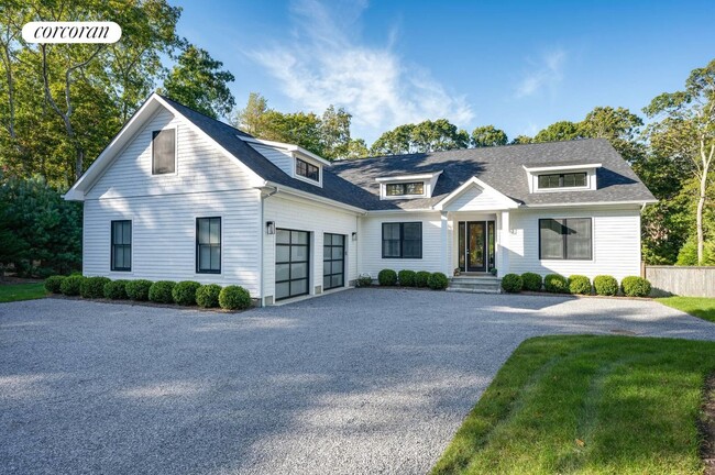 28 Settlers Landing Ln in East Hampton, NY - Building Photo - Building Photo