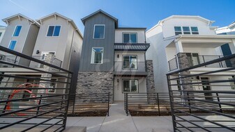 10775 Spalding Vw in Colorado Springs, CO - Building Photo