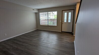 859 Kerns Dr NE in Bolivar, OH - Building Photo - Building Photo