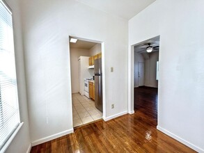 902 W Craig Pl in San Antonio, TX - Building Photo - Building Photo