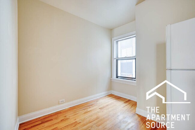 1350 N Dearborn, Unit 100 in Chicago, IL - Foto de edificio - Building Photo