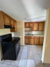 428 S Texas Ave, Unit #4 in Mercedes, TX - Foto de edificio - Building Photo