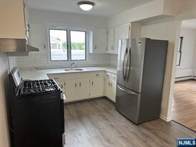 41 Kipp Ave in Elmwood Park, NJ - Building Photo