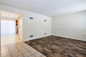 83 Brookfield Rd in Lititz, PA - Foto de edificio - Building Photo