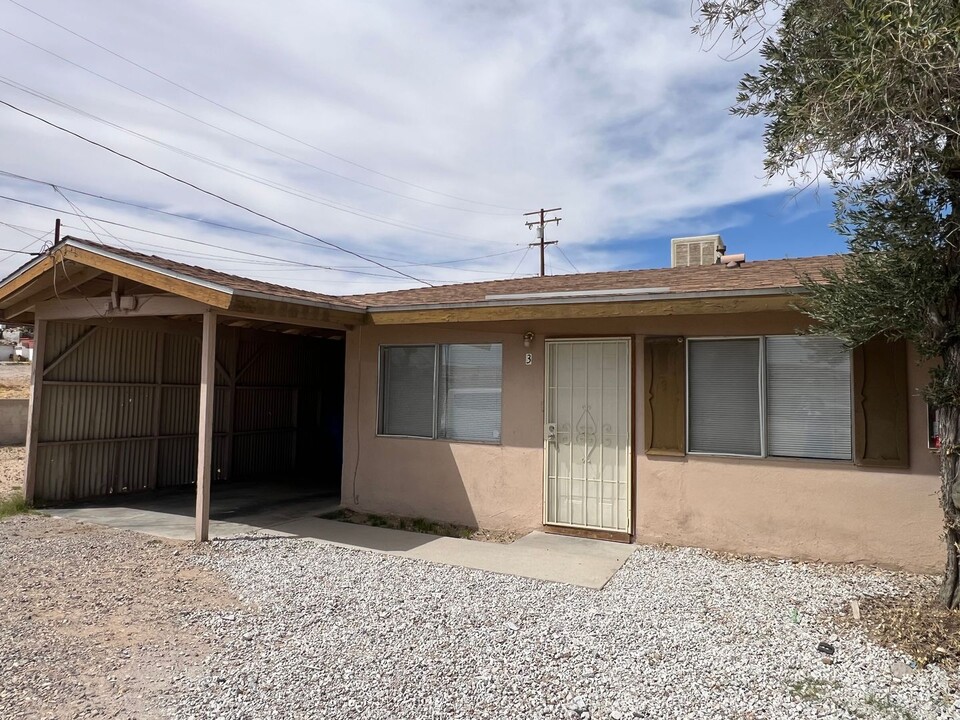 941 Pine Ave in Barstow, CA - Building Photo