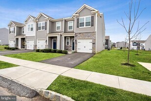 39 Nelsons Wy in Mount Holly, NJ - Building Photo