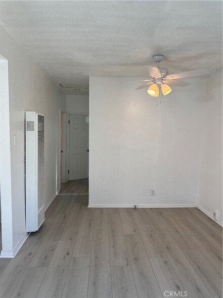 1540 W 51st Pl, Unit 022-04 in Los Angeles, CA - Building Photo - Building Photo