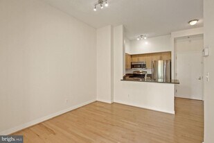 7500 Woodmont Ave in Bethesda, MD - Building Photo