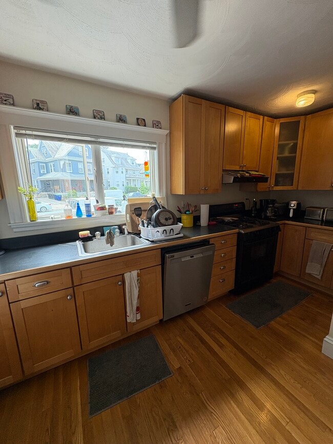 881 Broadway, Unit 1