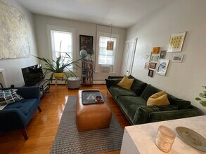 22 Hall St, Unit 1 in Boston, MA - Foto de edificio - Building Photo