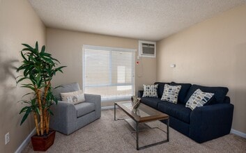 River's Edge Apartments in Carmichael, CA - Foto de edificio - Building Photo