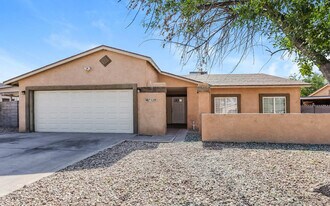 7919 W Merrell St in Phoenix, AZ - Building Photo