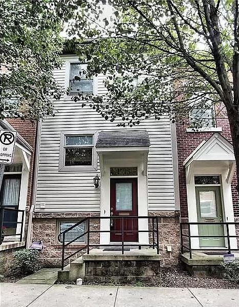 property at 1718 Merriman Ct