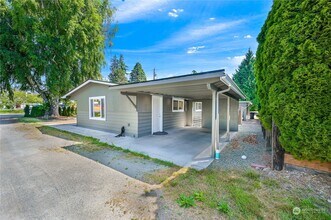 1116 McLean Rd in Mount Vernon, WA - Foto de edificio - Building Photo