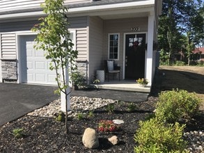 2405 Rosa RoadRidge Manor Ct in Niskayuna, NY - Building Photo - Building Photo