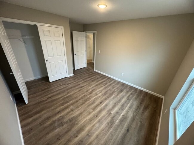 215 Cane Creek Ln in Jackson, MO - Foto de edificio - Building Photo