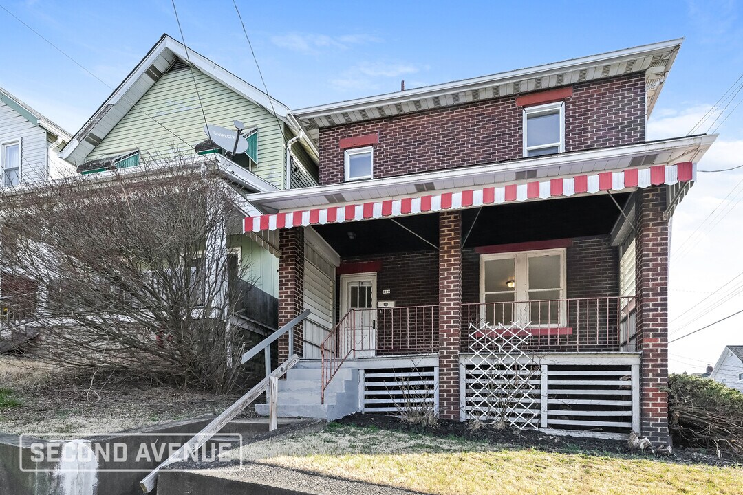 300 James St in Turtle Creek, PA - Building Photo