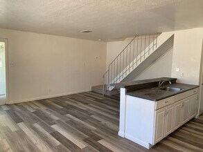 2106 Peppertree Way in Antioch, CA - Building Photo - Building Photo