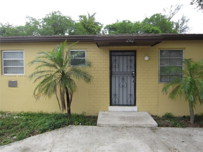 2512 NW 175th Terrace in Miami Gardens, FL - Building Photo - Building Photo