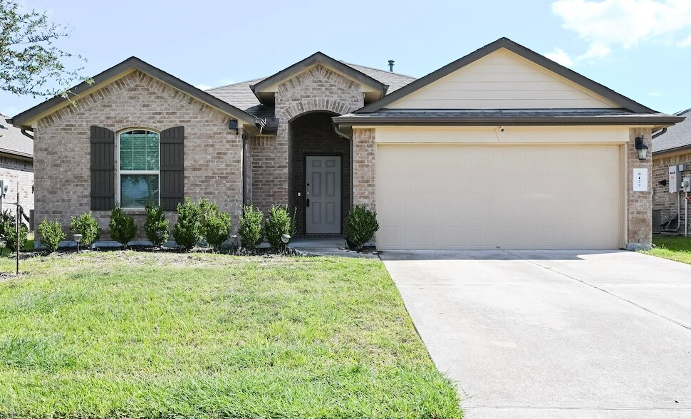 8127 Oakleaf Meadow Ct, Unit 1 in Arcola, TX - Building Photo