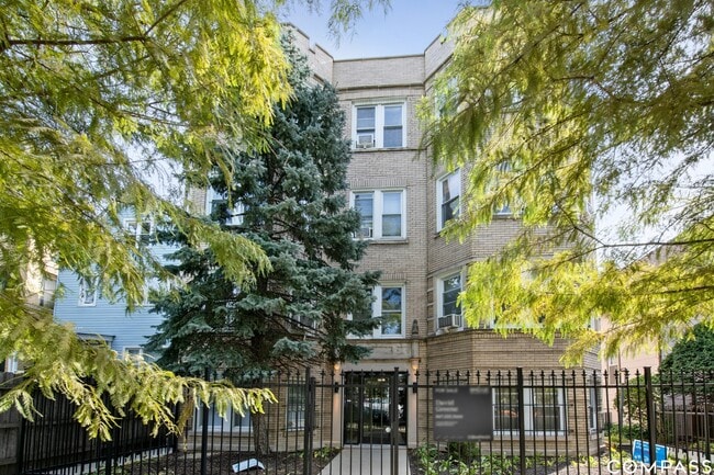 property at 2839 N Sawyer Ave