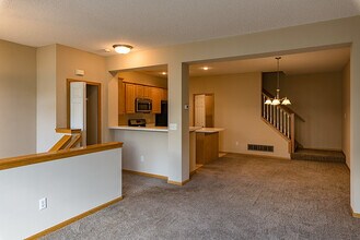 2315 Eagle Trace Ln in Woodbury, MN - Building Photo - Building Photo