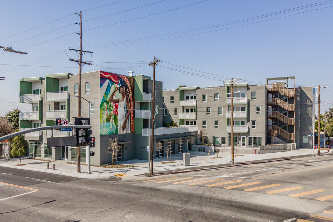 Florence Mills Apartments in Los Angeles, CA - Foto de edificio