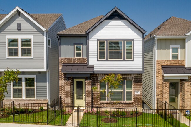 Echelon at Reverchon Bluffs in Dallas, TX - Foto de edificio - Building Photo