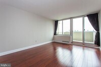 604 S Washington Square photo'
