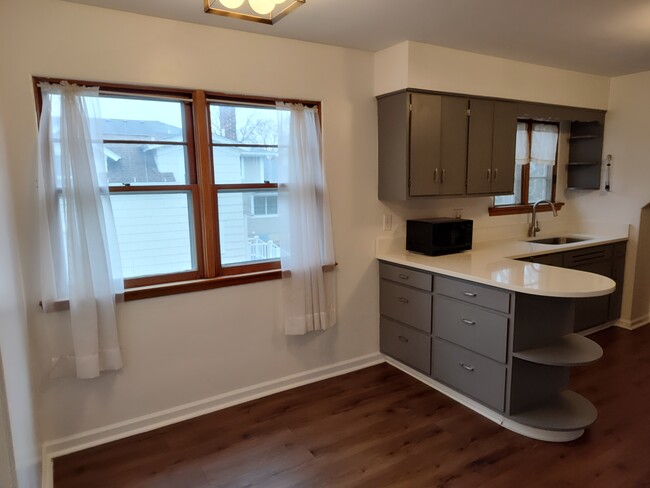 202 N 5th St, Unit Upper Unit