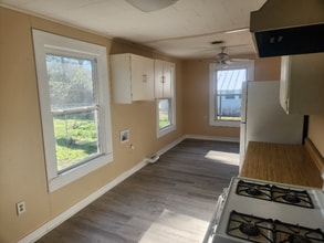 109 Nita St in New Iberia, LA - Foto de edificio - Building Photo