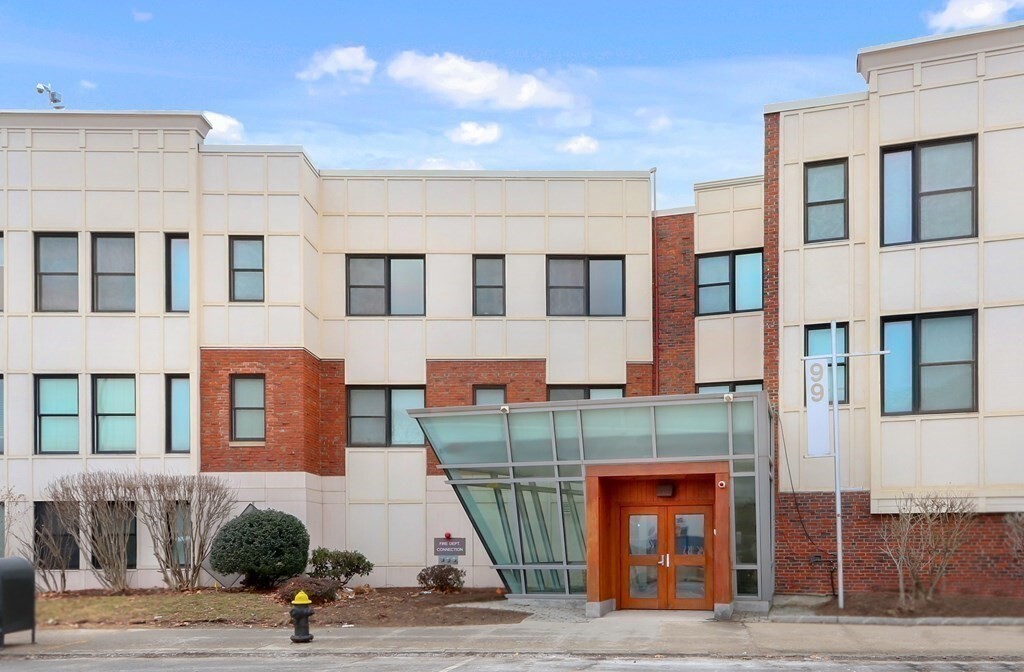 99 Chestnut Hill Ave, Unit 318 in Boston, MA - Building Photo