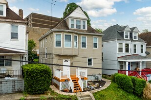 240 McKinley Ave in Pittsburgh, PA - Building Photo
