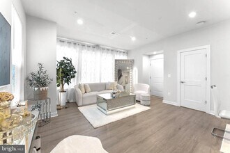43785 Transit Sq in Ashburn, VA - Building Photo - Building Photo