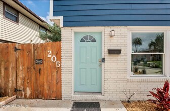 205 Cherry St in Neptune Beach, FL - Building Photo - Building Photo