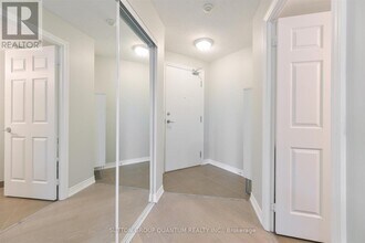 2379 Central Park Dr in Oakville, ON - Building Photo - Building Photo