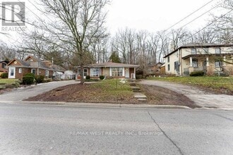368 Fountain St S in Cambridge, ON - Building Photo - Building Photo