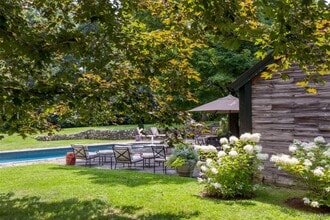 8 Old Killearn Rd in Millbrook, NY - Building Photo - Building Photo