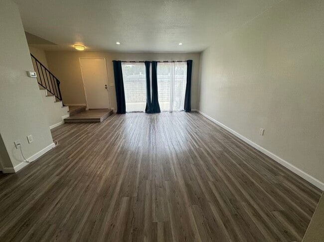 1119 W Francis St in Ontario, CA - Building Photo - Building Photo