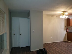 7500 Falling Leaves Cir in Knoxville, TN - Building Photo - Building Photo