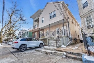 165 Winfield Ave in Jersey City, NJ - Building Photo - Building Photo