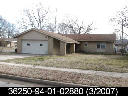 305 S 192nd E Ave in Tulsa, OK - Building Photo