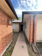 2126 Collingsfield Dr in Sugar Land, TX - Building Photo - Building Photo